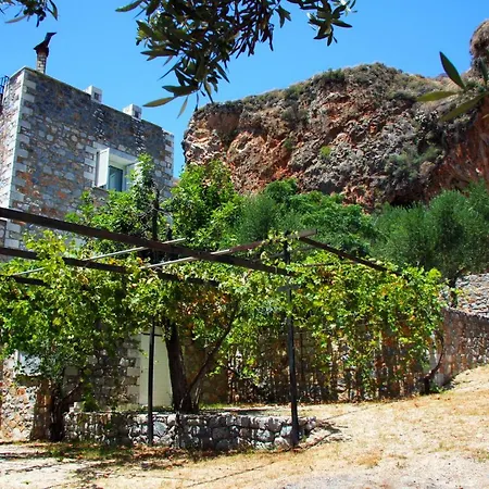 Oitylo Stone Tower Villa *