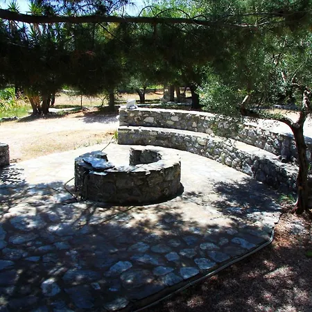 빌라 Oitylo Stone Tower Karavostásion