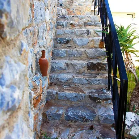 빌라 Oitylo Stone Tower Karavostásion