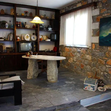 Oitylo Stone Tower Villa