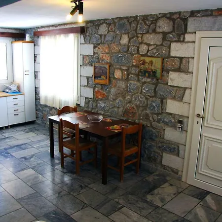 Oitylo Stone Tower Villa